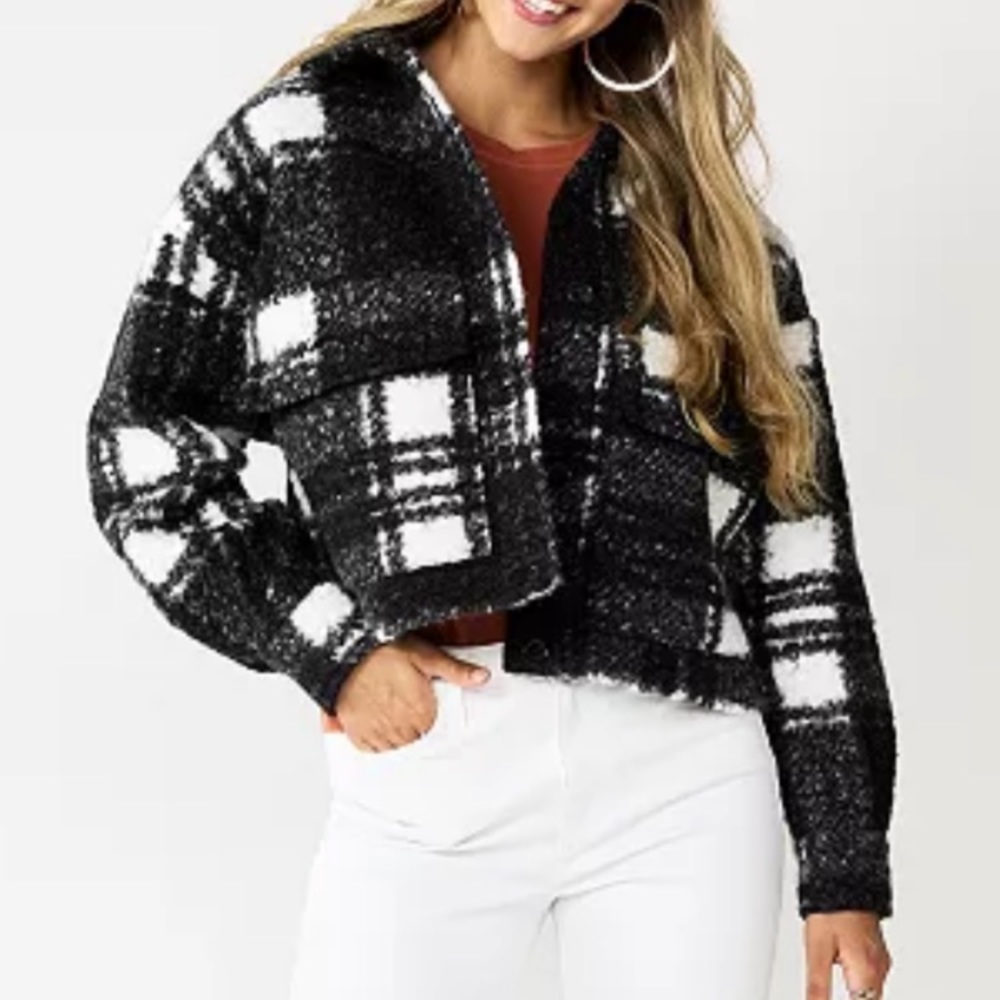 Women’s Cropped black & white jacket Size Medium